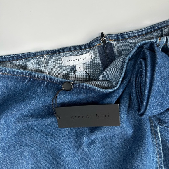 Gianni Bini Dark Blue Mini Skirt with Floral Accent (I) - Picture 4 of 8